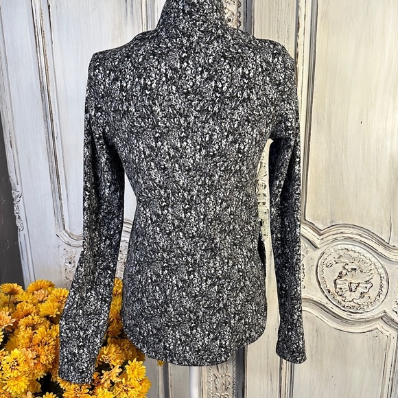 Spyder Active Black and White Women's Workout 1/4 Zip Jacket - Picture 10 of 12